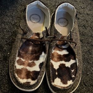 Cowhide Hey Dude size 9